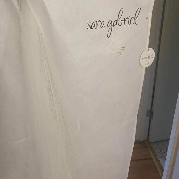 Never Worn Bridal Veil - Sara Gabriel Stella